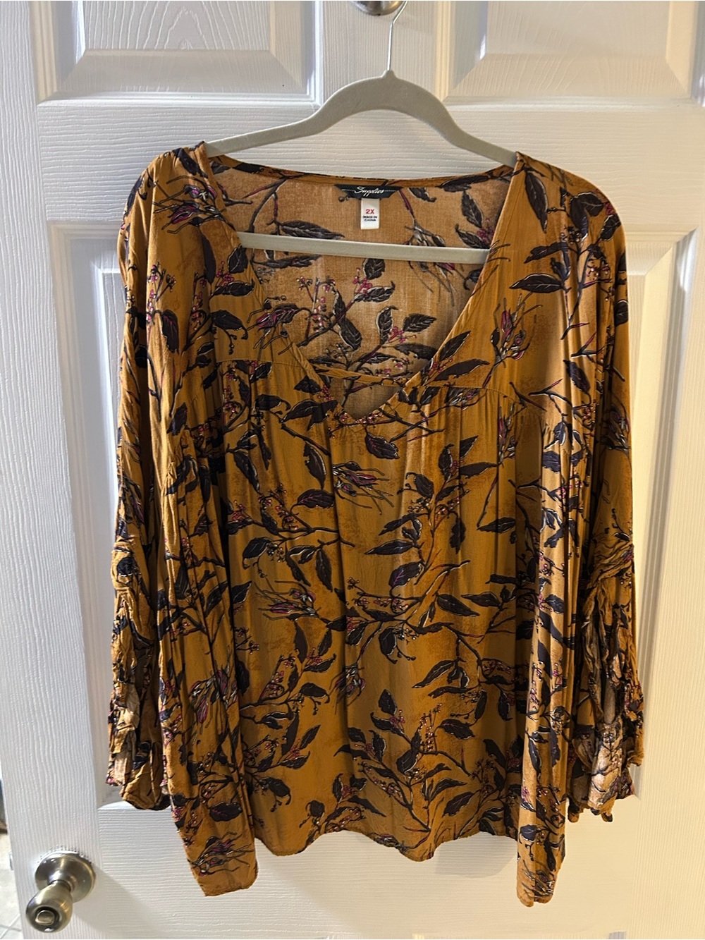 Supplies floral blouse ruffled bell sleeves v-neckline crisscross detail Size 2X